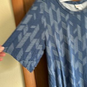 LulaRoe blue and whiter shirt- size large